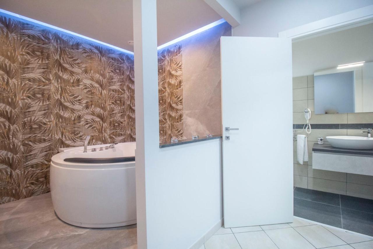 Royal Playa Suite And Apartament -Private Parking- Self Chek Out CTA Exterior foto